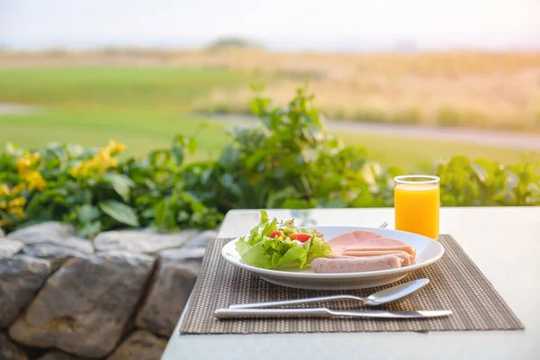 Colazione Sul Tavolo Mattino Con Luce Calda — Foto Stock