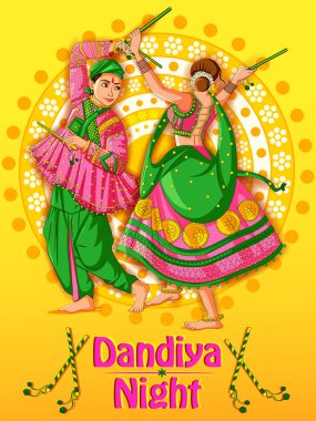 Hint Garba Dandiya gece Navratri Dussehra Festivali oynayan çift