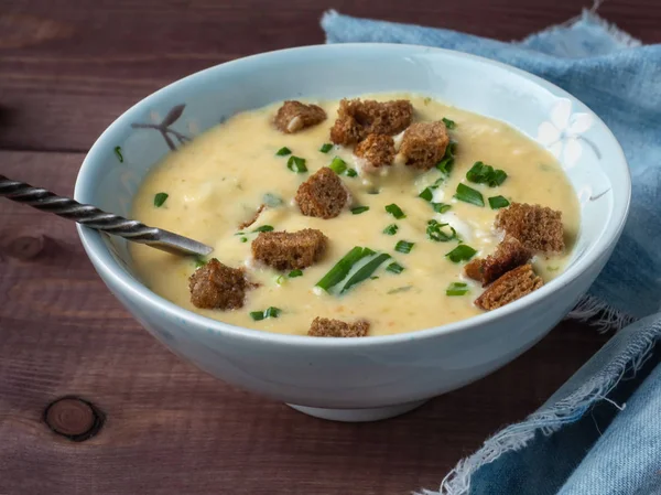 Fragrant vegetable soup and cream cheese in a deep dish — Stock Photo, Image