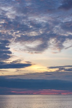 Andaman denizinde gün batımı, Kamala plajı, Phuket, Tayland