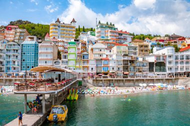 Setin Utes City, Crimea. Renkli evler birbirine yakın, güzel sahne