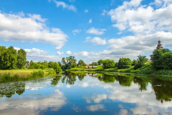 Vista Rio Kamenka Suzdal Rússia Linda Paisagem Verão — Fotografia de Stock