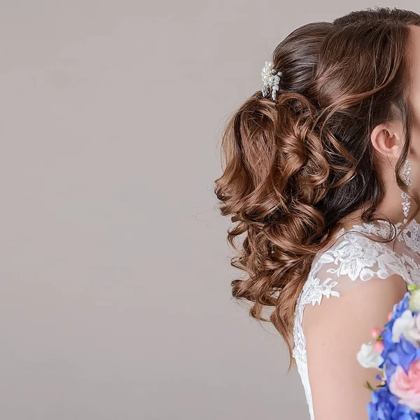 Square picture with bride\'s wedding hair and copy space