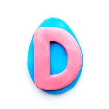 Bir Paskalya yumurta şeklinde hamuru harf D