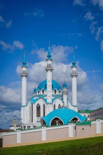 ロシア、カザン、2019年8月24日:クルシャリフモスクの眺め、ワールドスキルカザン2019の時間 — ストック写真