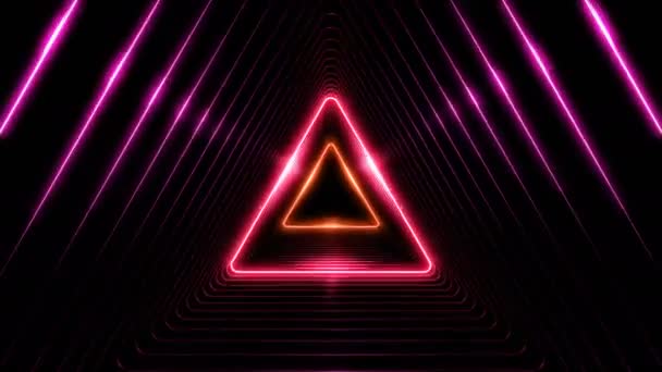 Красивый абстрактный треугольный туннель со световыми линиями, движущимися быстро. Радуга разных цветов. Предпосылки / контекст Futuristic Tunnel with Neon Lights. Концепция 3d анимационного искусства. 4K Ultra HD 3840x2160 . — стоковое видео