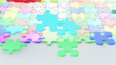 Güzel renkli Puzzle parçaları yüzeye düşme. Çocukluk kavramı 3d animasyon. Yeşil ekran Alfa maskesi. 4 k Ultra Hd 3840 x 2160.