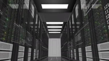 Güzel raf tipi sunucular modern veri merkezinde çalışıyor. Cloud Computing veri depolama. Karmaşık hesaplamalar ve dijitalleştirme bilgi. Dijital teknoloji kavramı. 3D animasyon. 4k Uhd 3840 x 2160.
