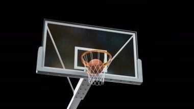Bir basketbol Hoop ağır çekim kamera sinek güzel uzun atmak. Top uçar iplik sepet içine siyah arka plan ve yeşil ekran üzerinde Net. Spor kavram. 3D animasyon Alfa mat 4k Uhd 3840 x 2160.