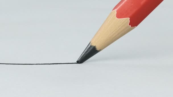 Piękny drewniany ołówek rysowanie linii na zbliżenie papieru. Zapętlone 3d animacji zielonego ekranu alfa maski. Streszczenie, pisanie i rysowanie procesu. Sztuka i wzornictwo. 4k Uhd 3840 x 2160. — Wideo stockowe