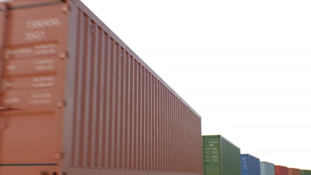 Container, die sich auf weißem Hintergrund nahtlos bewegen. geloopte 3D-Animation abstrakter moderner Metallbehälter. Logistik-Geschäftskonzept. 4k ultra hd 3840x2160. — Stockvideo