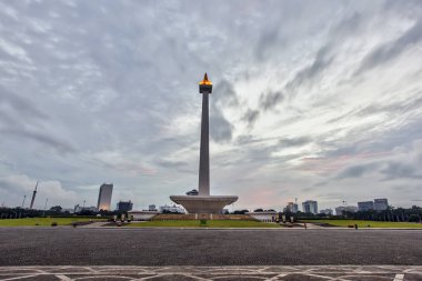 Jakarta resmi olarak Endonezya 'nın başkenti olan Jakarta' nın başkentidir. Jakarta Endonezya 'nın ekonomi, kültür ve siyasetinin merkezidir..