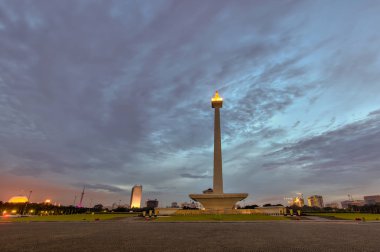 Jakarta resmi olarak Endonezya 'nın başkenti olan Jakarta' nın başkentidir. Jakarta Endonezya 'nın ekonomi, kültür ve siyasetinin merkezidir..