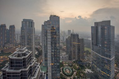 Jakarta resmi olarak Endonezya 'nın başkenti olan Jakarta' nın başkentidir. Jakarta Endonezya 'nın ekonomi, kültür ve siyasetinin merkezidir..