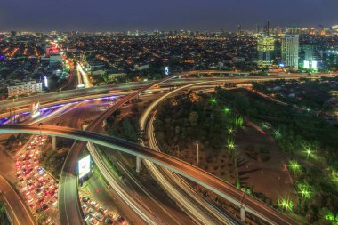 Jakarta resmi olarak Endonezya 'nın başkenti olan Jakarta' nın başkentidir. Jakarta Endonezya 'nın ekonomi, kültür ve siyasetinin merkezidir..