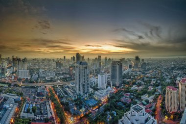 Jakarta resmi olarak Endonezya 'nın başkenti olan Jakarta' nın başkentidir. Jakarta Endonezya 'nın ekonomi, kültür ve siyasetinin merkezidir.