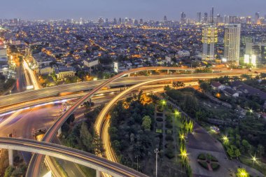 Jakarta resmi olarak Endonezya 'nın başkenti olan Jakarta' nın başkentidir. Jakarta Endonezya 'nın ekonomi, kültür ve siyasetinin merkezidir.