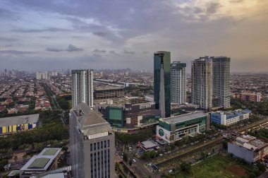 Jakarta resmi olarak Endonezya 'nın başkenti olan Jakarta' nın başkentidir. Jakarta Endonezya 'nın ekonomi, kültür ve siyasetinin merkezidir.