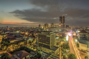 Surabaya, Endonezya 'nın Doğu Cava eyaletinin başkenti ve Jakarta' dan sonra ülkenin en büyük ikinci şehridir.