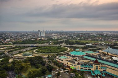 Jakarta resmi olarak Endonezya 'nın başkenti olan Jakarta' nın başkentidir. Jakarta Endonezya 'nın ekonomi, kültür ve siyasetinin merkezidir.