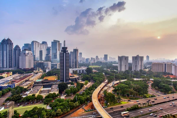 Jakarta resmi olarak Endonezya 'nın başkenti olan Jakarta' nın başkentidir. Jakarta Endonezya 'nın ekonomi, kültür ve siyasetinin merkezidir.