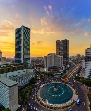 Jakarta resmi olarak Endonezya 'nın başkenti olan Jakarta' nın başkentidir. Jakarta Endonezya 'nın ekonomi, kültür ve siyasetinin merkezidir.