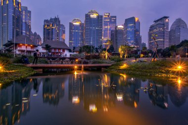 Jakarta resmi olarak Endonezya 'nın başkenti olan Jakarta' nın başkentidir. Jakarta Endonezya 'nın ekonomi, kültür ve siyasetinin merkezidir.