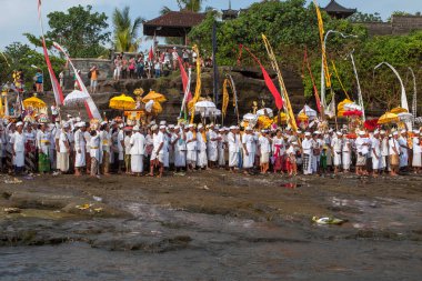 Bali Adası, Endonezya takımadalarının bir parçası ve dünyanın en ünlü Endonezya turizmidir. Bu adayı diğerlerinden daha özel yapan manzara ve eşsiz kültüre sahip.