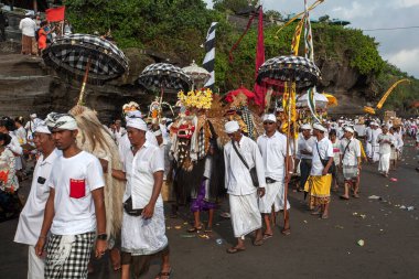 Bali Adası, Endonezya takımadalarının bir parçası ve dünyanın en ünlü Endonezya turizmidir. Bu adayı diğerlerinden daha özel yapan manzara ve eşsiz kültüre sahip.