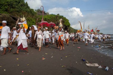 Bali Adası, Endonezya takımadalarının bir parçası ve dünyanın en ünlü Endonezya turizmidir. Bu adayı diğerlerinden daha özel yapan manzara ve eşsiz kültüre sahip.