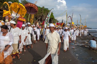Bali Adası, Endonezya takımadalarının bir parçası ve dünyanın en ünlü Endonezya turizmidir. Bu adayı diğerlerinden daha özel yapan manzara ve eşsiz kültüre sahip.