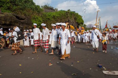 Bali Adası, Endonezya takımadalarının bir parçası ve dünyanın en ünlü Endonezya turizmidir. Bu adayı diğerlerinden daha özel yapan manzara ve eşsiz kültüre sahip.