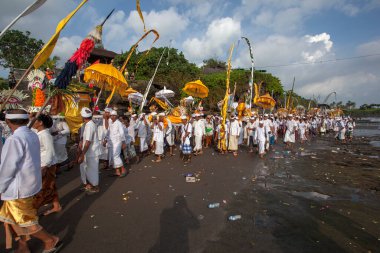 Bali Adası, Endonezya takımadalarının bir parçası ve dünyanın en ünlü Endonezya turizmidir. Bu adayı diğerlerinden daha özel yapan manzara ve eşsiz kültüre sahip.