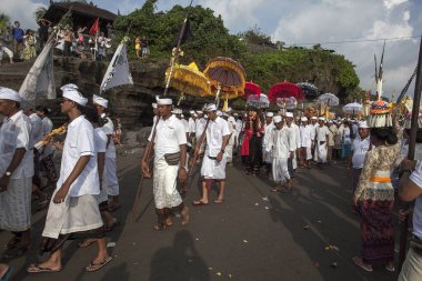 Bali Adası, Endonezya takımadalarının bir parçası ve dünyanın en ünlü Endonezya turizmidir. Bu adayı diğerlerinden daha özel yapan manzara ve eşsiz kültüre sahip.