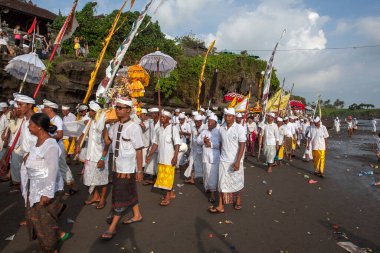 Bali Adası, Endonezya takımadalarının bir parçası ve dünyanın en ünlü Endonezya turizmidir. Bu adayı diğerlerinden daha özel yapan manzara ve eşsiz kültüre sahip.