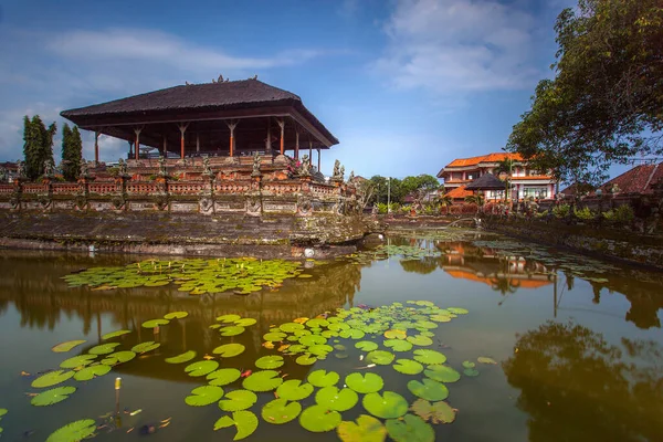 克龙宫 Klungkung Palace 正式名称为Puri Agung Semarapura 是一座位于印度尼西亚巴厘岛克龙宫首府塞马拉普拉的历史建筑建筑群 — 图库照片