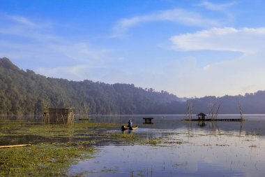 Bali Adası, Endonezya takımadalarının bir parçası ve dünyanın en ünlü Endonezya turizmidir. Bu adayı diğerlerinden daha özel yapan manzara ve eşsiz kültüre sahip.