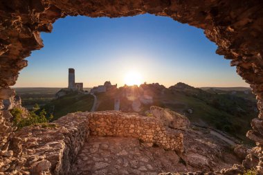 Kale duvar kalıntıları, Olsztyn Castle Jura bölgesi
