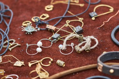 Ortaçağ Bakır Takı el yapımı