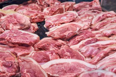 Domuz depodaki ekranda  