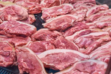 Domuz depodaki ekranda  