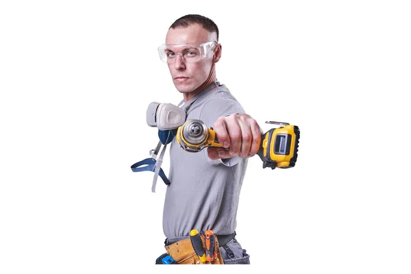 Homem, Construtor, óculos, chave de fenda na mão, isolado no fundo branco . — Fotografia de Stock