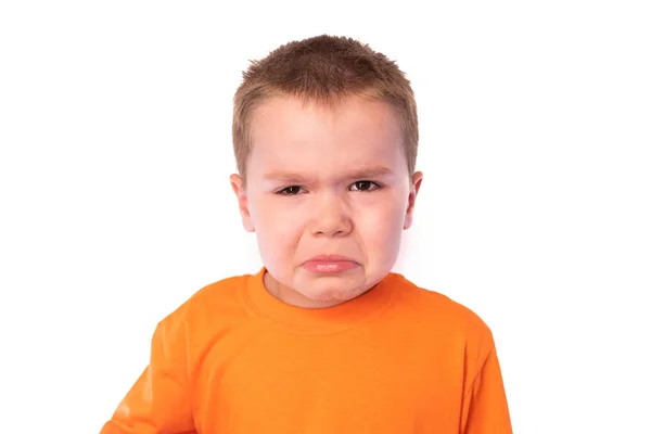 Niedlicher kleiner Junge im hellen T-Shirt mit tränenverschmiertem Gesicht, isoliert auf weißem Hintergrund — Stockfoto