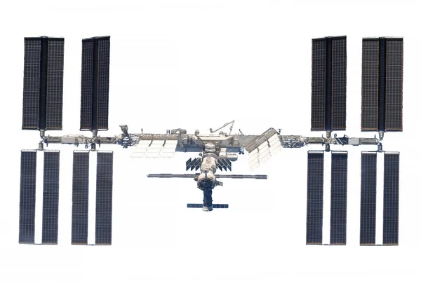 A Nemzetközi Űrállomás, az ISS alakult, elszigetelt fehér alapon. Elemeit a kép volt a NASA által szolgáltatott — Stock Fotó