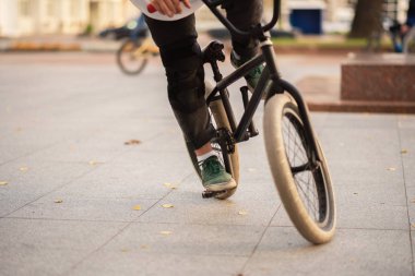 Çeşitli numaralar için Bmx motosikleti.