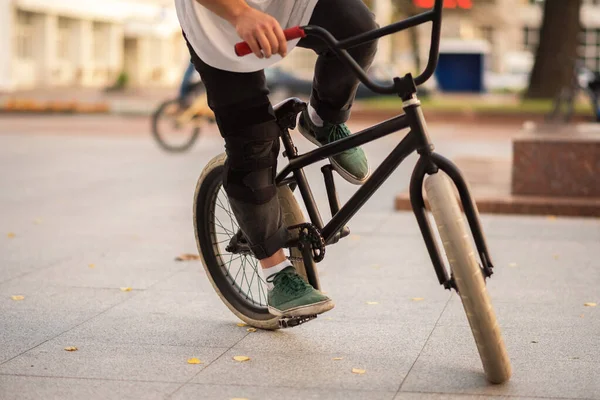 Bicicleta BMX para várias acrobacias . — Fotografia de Stock