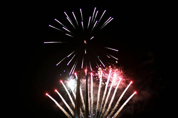 Взрыв фейерверков, дыма и света. Для любых целей
.