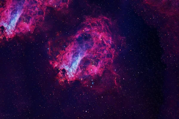 Röd rymdnebulosa. Delar av denna bild tillhandahölls av NASA. — Stockfoto