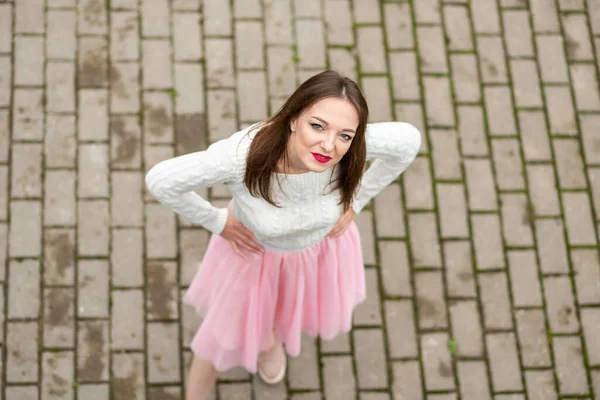 Πορτρέτο Ενός Κοριτσιού Ροζ Φούστα Υψηλής Ποιότητας Φωτογραφία — Φωτογραφία Αρχείου