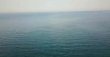 güzel bir dalga ile denize uçan